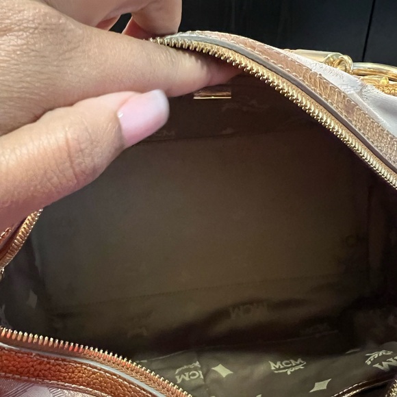 Princess Lion Boston Bag, Limited Edition - Picture 9 of 11